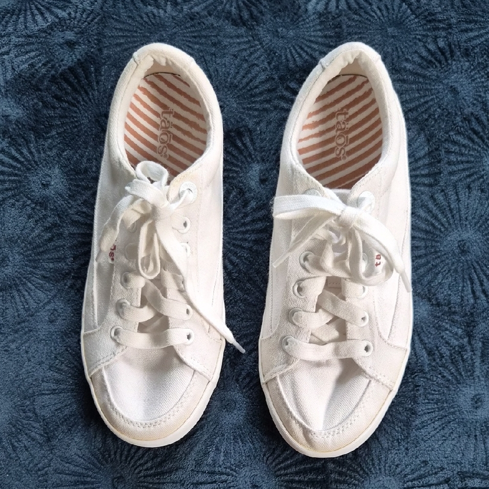 Taos White Canvas Women's Lace-Up Sneakers Size 6.5